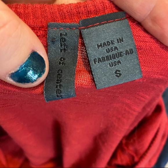 Anthropologie Left of Center Very Flattering Red 3/4 sleeve top shirt - Picture 7 of 8